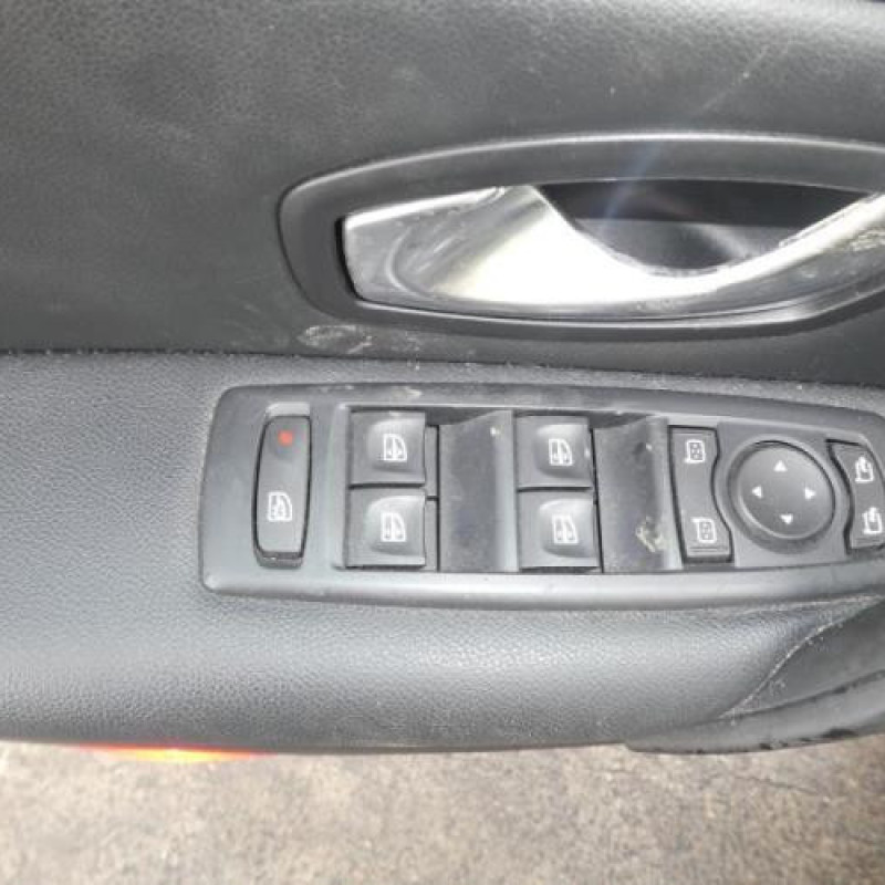 Malle/Hayon arriere RENAULT LAGUNA 3 Photo n°14