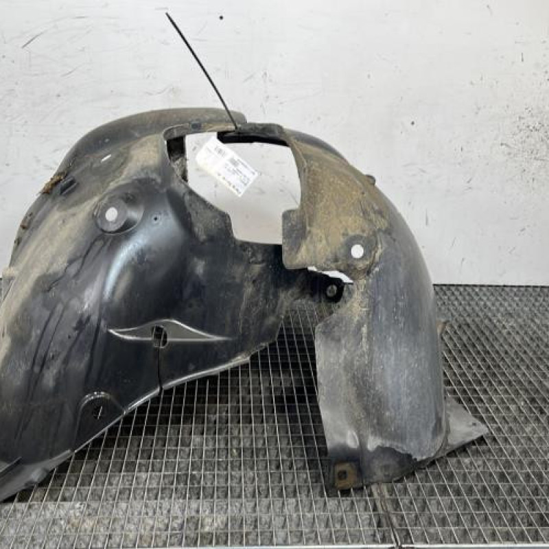 Pare boue avant gauche RENAULT CLIO 3 Photo n°1