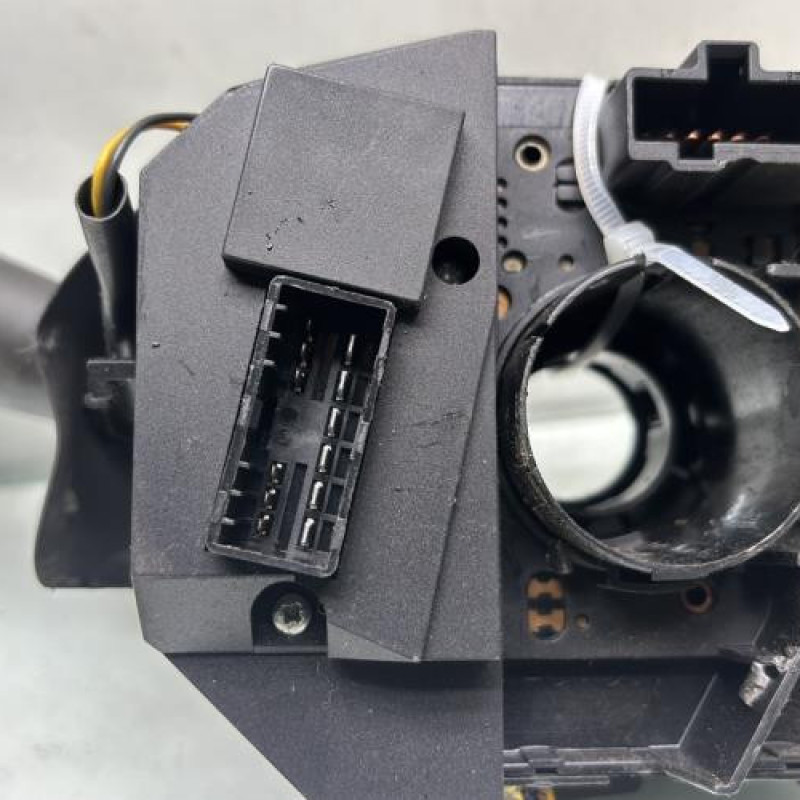 Com (Bloc Contacteur Tournant+Commodo Essuie Glace+Commodo Phare) FIAT PUNTO 2 Photo n°7