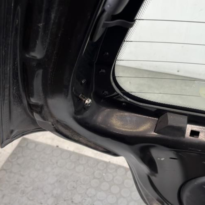 Malle/Hayon arriere RENAULT TWINGO 2 Photo n°11