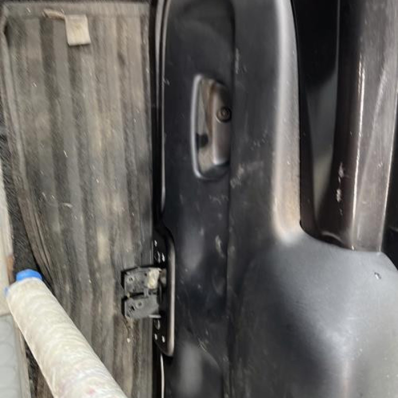 Malle/Hayon arriere RENAULT TWINGO 2 Photo n°12