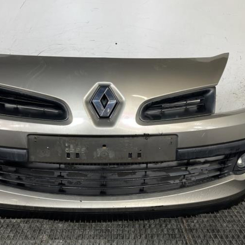Pare choc avant RENAULT CLIO 3 Photo n°1