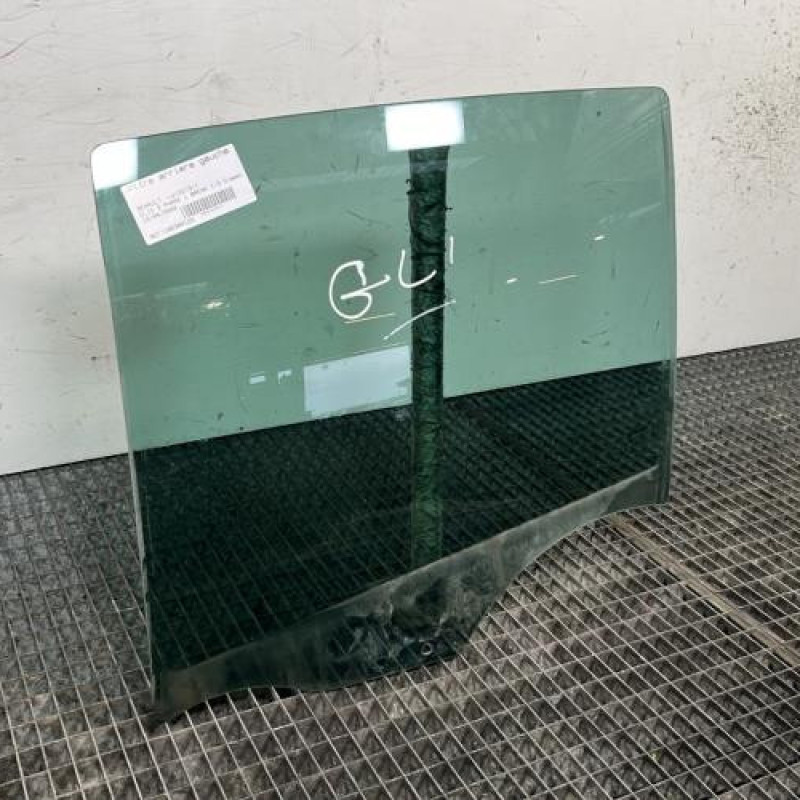 Vitre arriere gauche RENAULT CLIO 3 Photo n°2