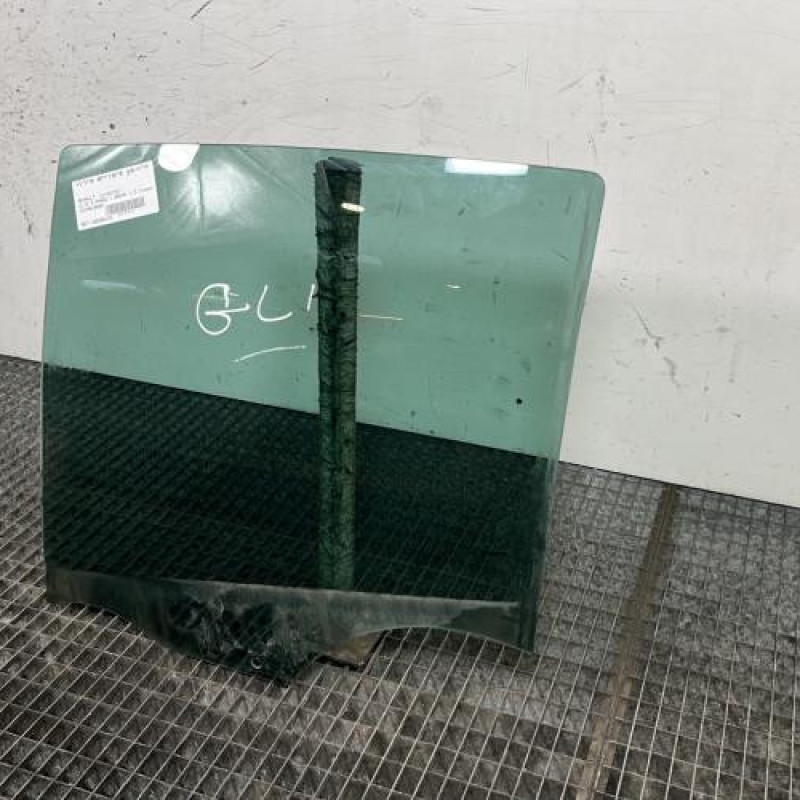 Vitre arriere gauche RENAULT CLIO 3 Photo n°3