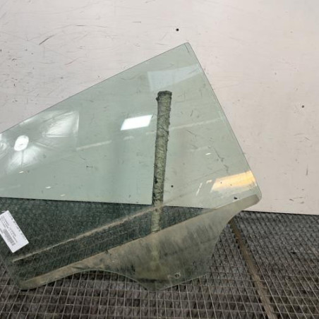 Vitre arriere droit VOLKSWAGEN POLO 4 Photo n°1