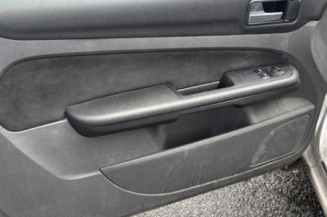 Vitre avant droit FORD FOCUS 2