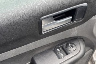 Vitre avant droit FORD FOCUS 2