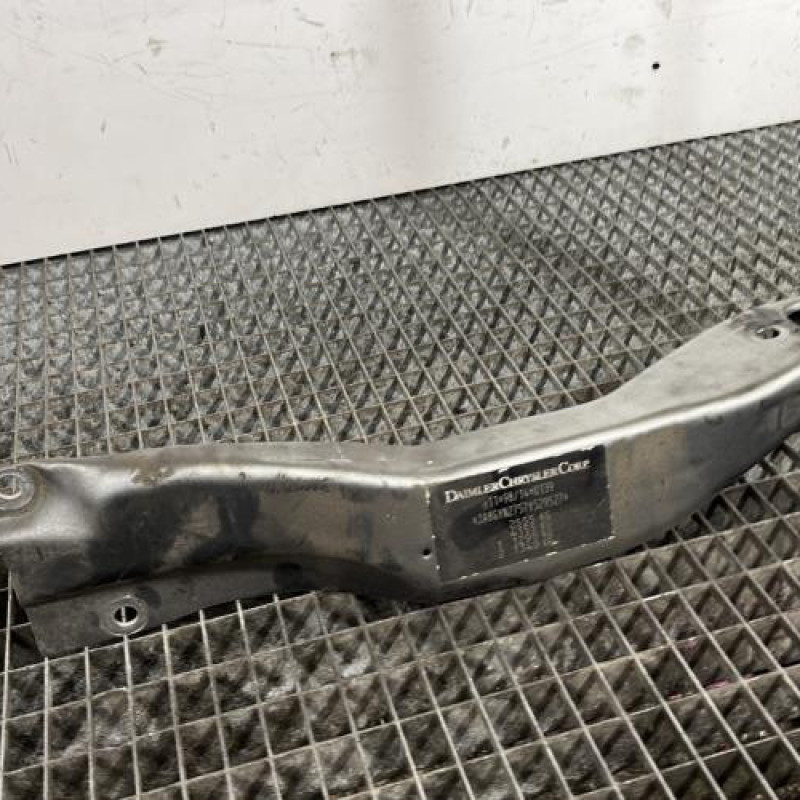 Traverse superieure CHRYSLER VOYAGER 4 Photo n°2