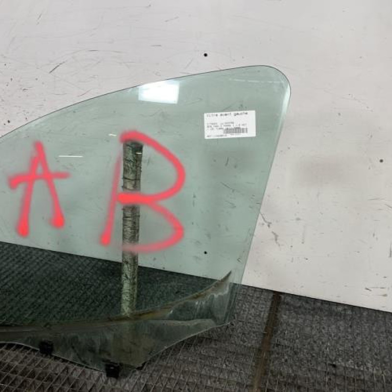 Vitre avant gauche CITROEN BERLINGO 2 Photo n°3