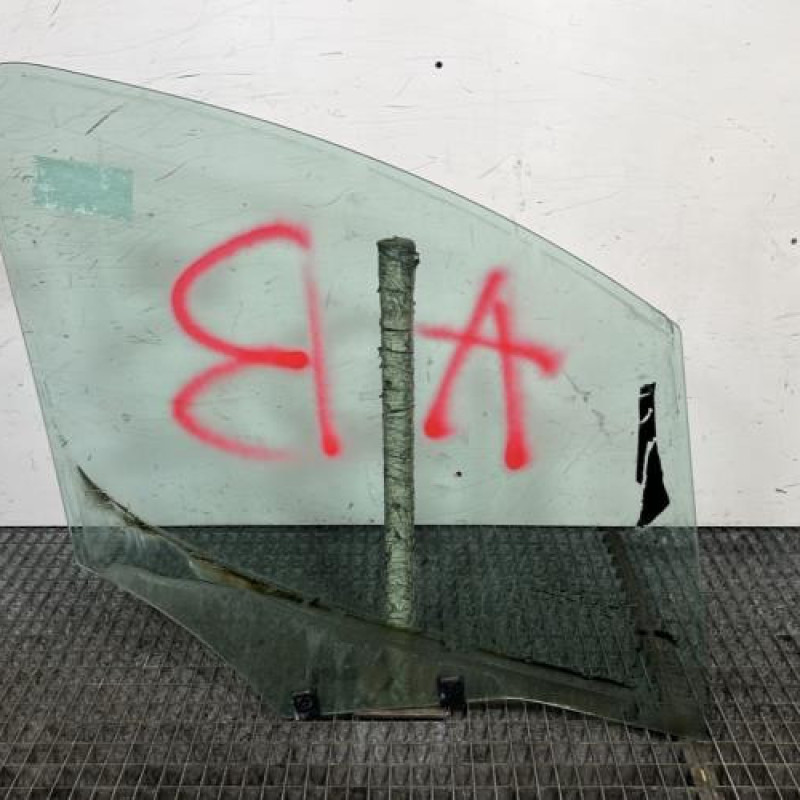 Vitre avant gauche CITROEN BERLINGO 2 Photo n°4