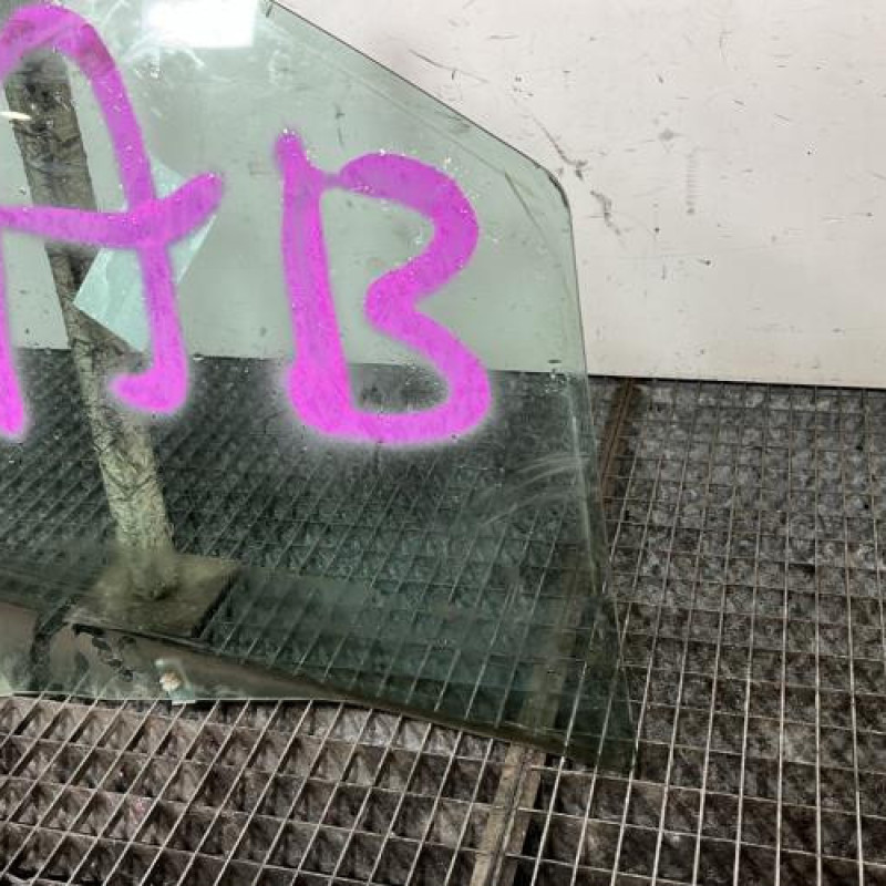 Vitre avant droit PEUGEOT 207 Photo n°2