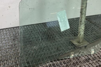 Vitre avant gauche PEUGEOT 207