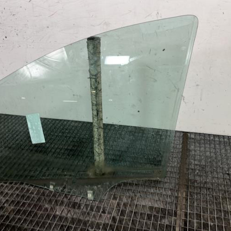 Vitre avant gauche PEUGEOT 207 Photo n°3