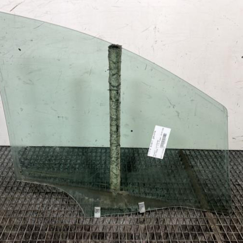 Vitre avant gauche PEUGEOT 207 Photo n°4