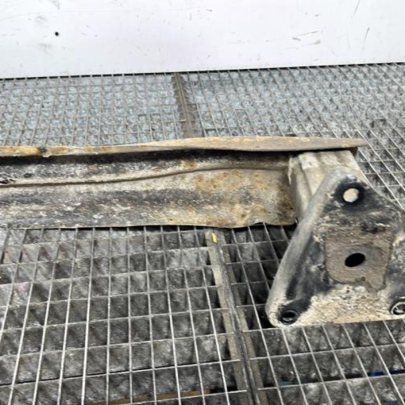 Renfort pare choc arriere (traverse) AUDI A1 1 Photo n°6