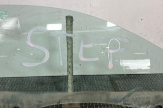 Vitre avant droit RENAULT CLIO 3 Photo n°1