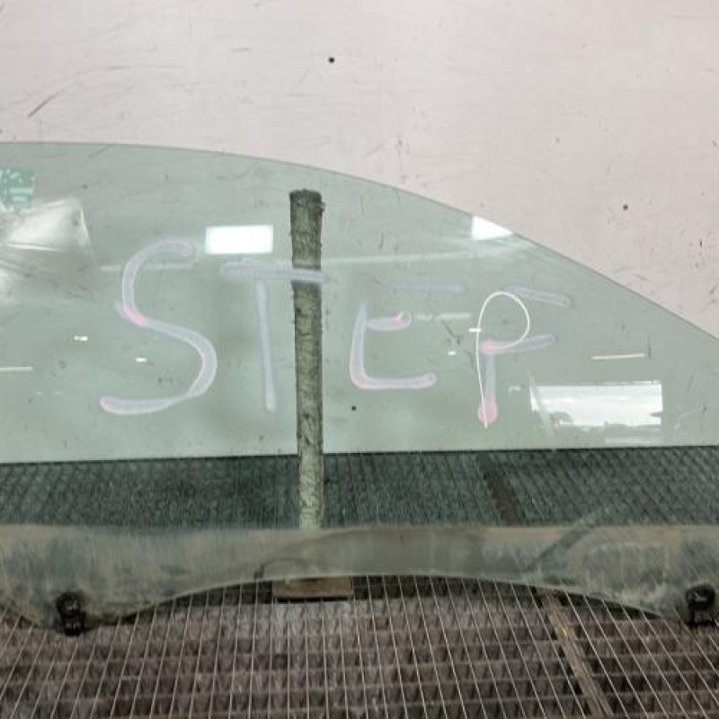 Vitre avant droit RENAULT CLIO 3 Photo n°1