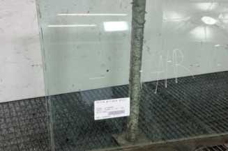 Vitre arriere droit SKODA FABIA 1