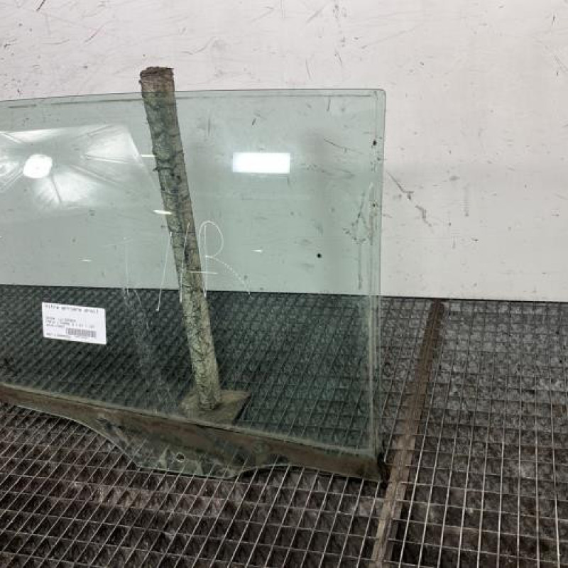 Vitre arriere droit SKODA FABIA 1 Photo n°3