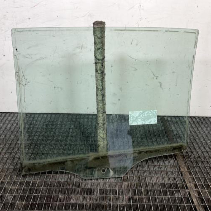 Vitre arriere droit SKODA FABIA 1 Photo n°4