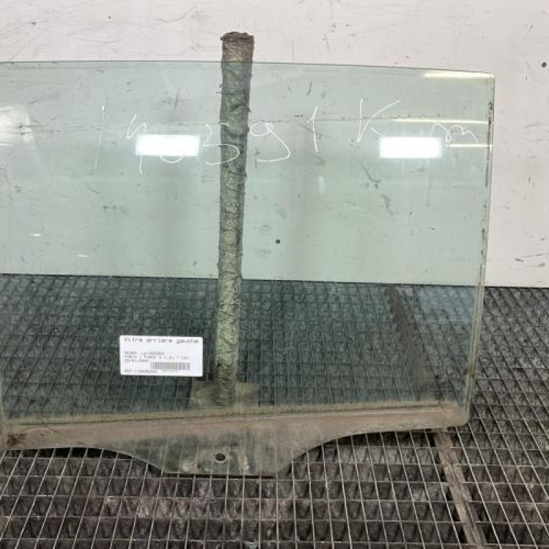 Vitre arriere gauche SKODA FABIA 1 Photo n°1