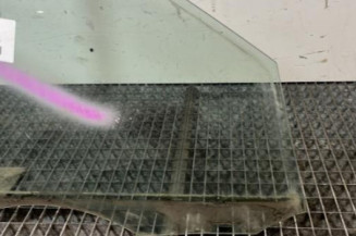 Vitre avant droit SKODA FABIA 1