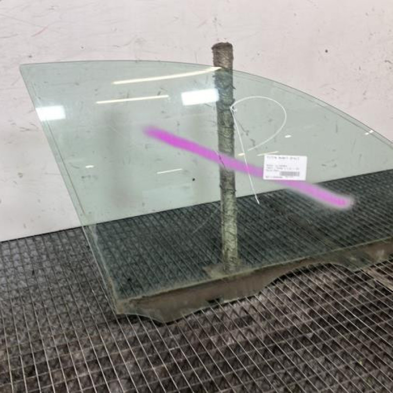 Vitre avant droit SKODA FABIA 1 Photo n°3