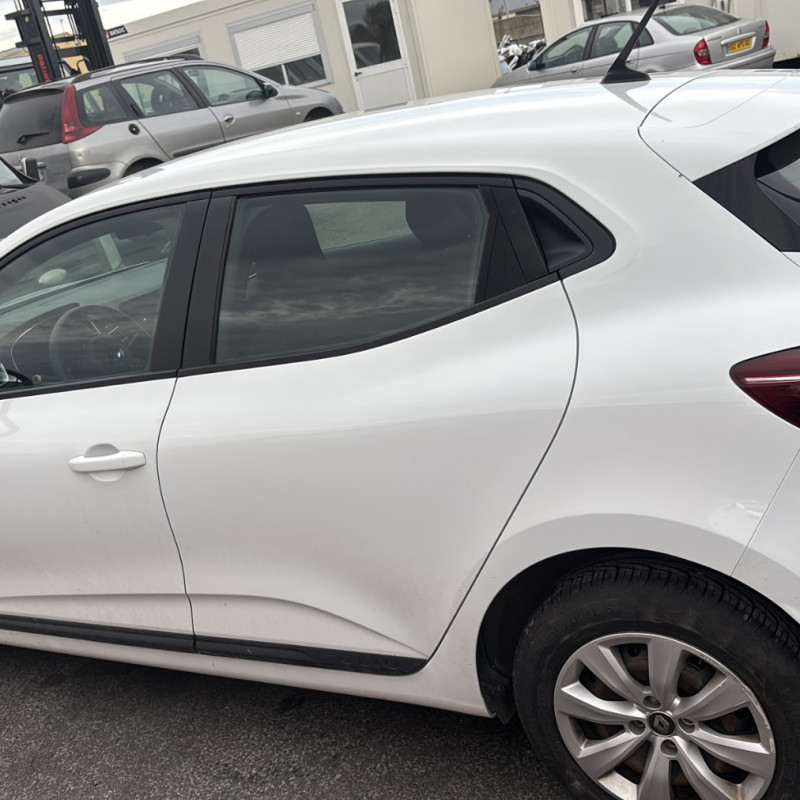 RENAULT CLIO 5 PHASE 1 1.5 BLUE DCI - 8V TURBO Photo n°18