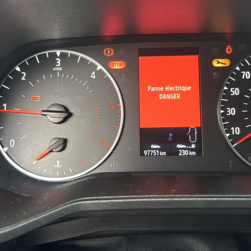 RENAULT CLIO 5 PHASE 1 1.5 BLUE DCI - 8V TURBO Photo n°23