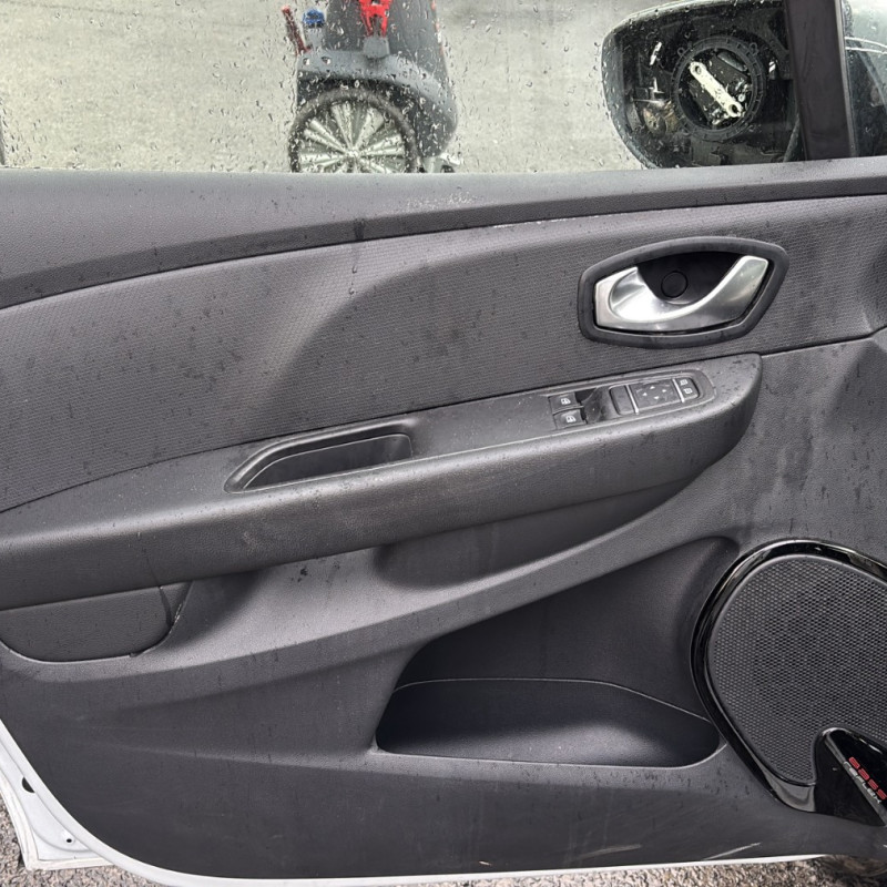 RENAULT CLIO 4 PHASE 2 1.5 DCI - 8V TURBO Photo n°9