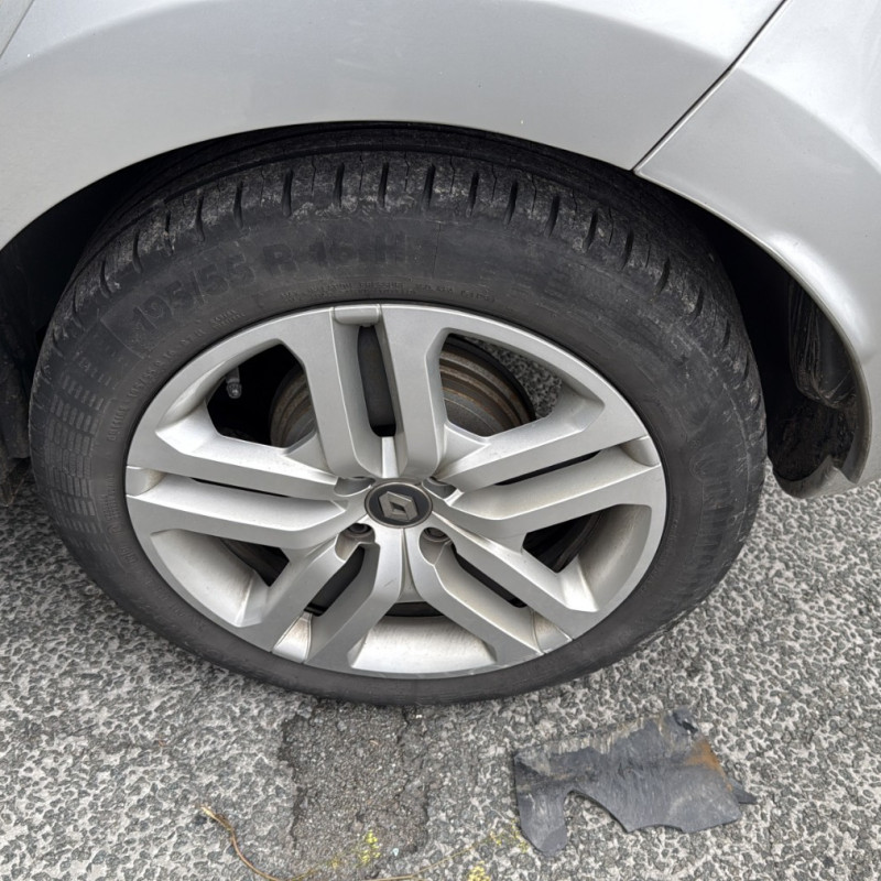 RENAULT CLIO 4 PHASE 2 1.5 DCI - 8V TURBO Photo n°17