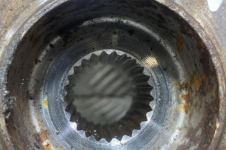 Pivot de moyeu avant droit SUZUKI SWIFT 3