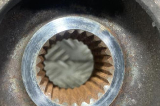 Pivot de moyeu avant gauche PEUGEOT 5008 1