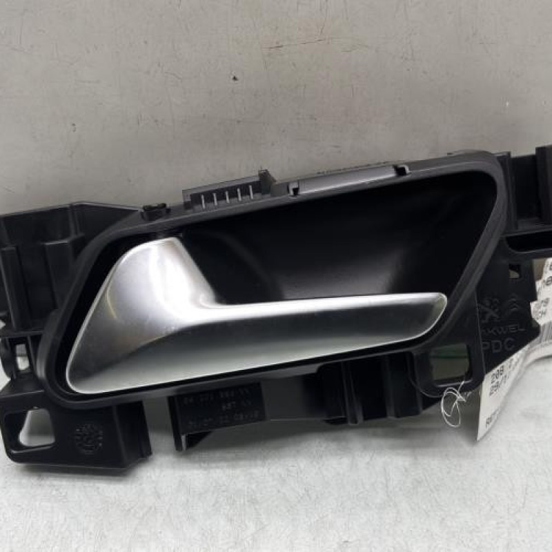 Poignee interieur avant gauche PEUGEOT 208 2 Photo n°1