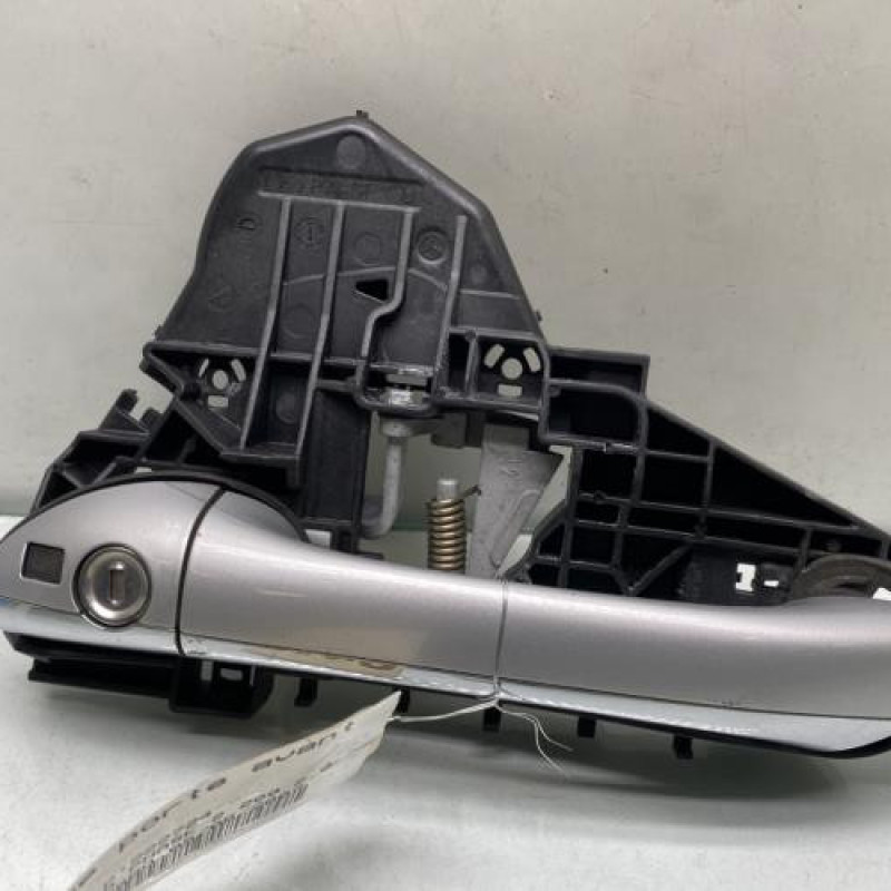 Poignee porte avant gauche MERCEDES CLASSE B 245 Photo n°1