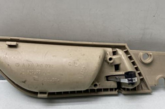 Poignee interieur avant gauche MERCEDES CLASSE B 245