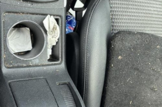 Poignee interieur avant gauche MERCEDES CLASSE B 245