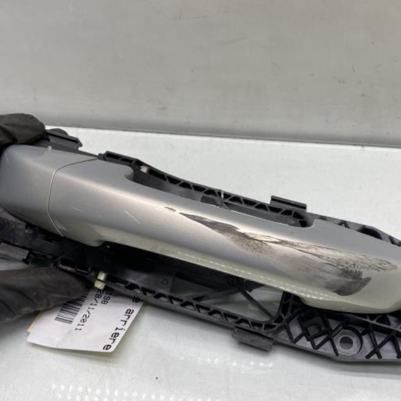 Poignee porte arriere droit VOLKSWAGEN GOLF 6 Photo n°2