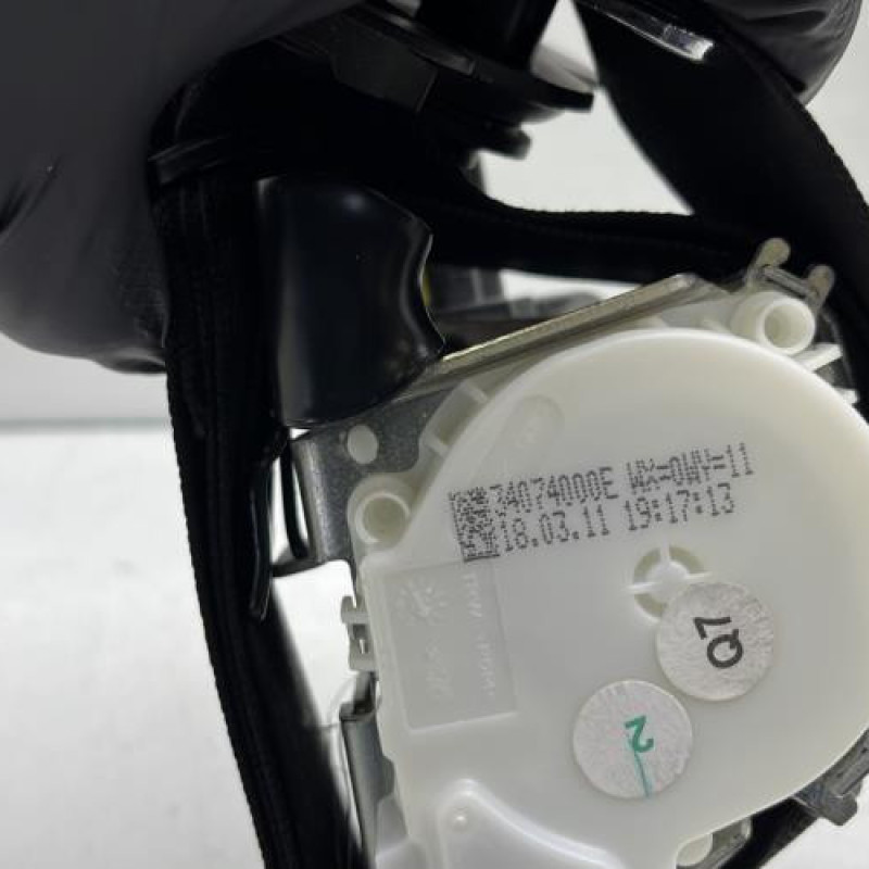 Pretensionneur de ceinture avant droit MERCEDES CLASSE C 204 Photo n°4