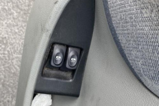 Pretensionneur de ceinture avant droit RENAULT KANGOO 1
