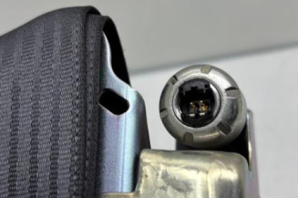 Pretensionneur de ceinture avant droit SUZUKI SWIFT 3