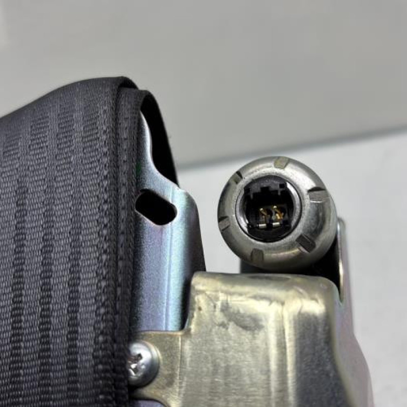Pretensionneur de ceinture avant droit SUZUKI SWIFT 3 Photo n°2