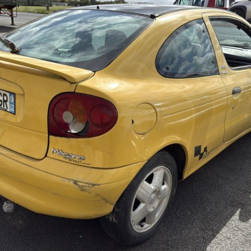 Retroviseur droit RENAULT MEGANE 1 Photo n°9
