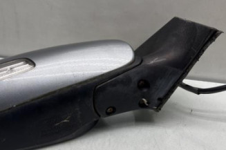 Retroviseur droit TOYOTA AVENSIS 2