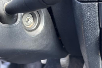 Bouton de coffre RENAULT CLIO 2