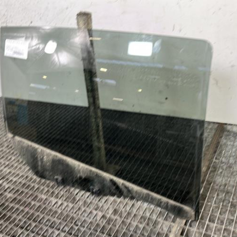 Vitre arriere droit PEUGEOT 308 2 Photo n°2