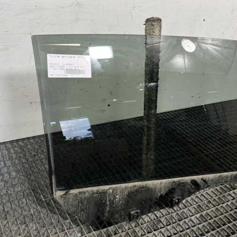 Vitre arriere droit PEUGEOT 308 2 Photo n°3