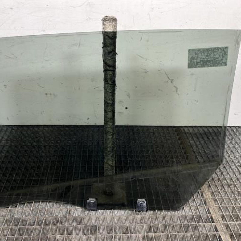 Vitre arriere droit PEUGEOT 308 2 Photo n°4
