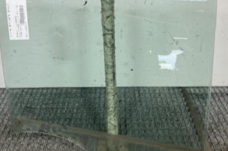 Vitre arriere droit RENAULT CLIO 3 Photo n°1