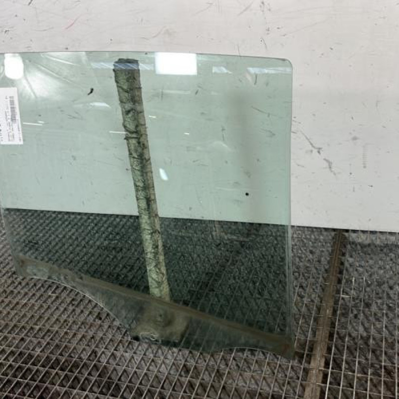 Vitre arriere droit RENAULT CLIO 3 Photo n°2